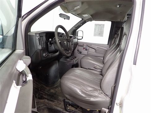 Used 2009 Chevrolet Express 1500 image 14