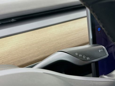 Used 2018 Tesla Model 3 Mid Range image 23