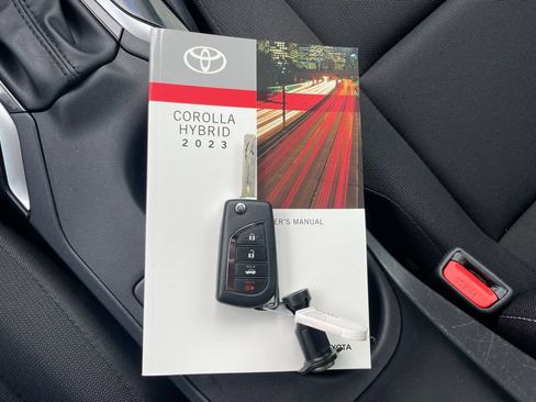 Used 2023 Toyota Corolla LE FWD image 40
