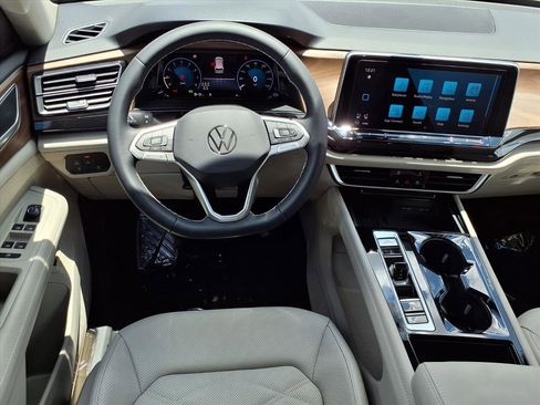 New 2026 Volkswagen Atlas SE image 13