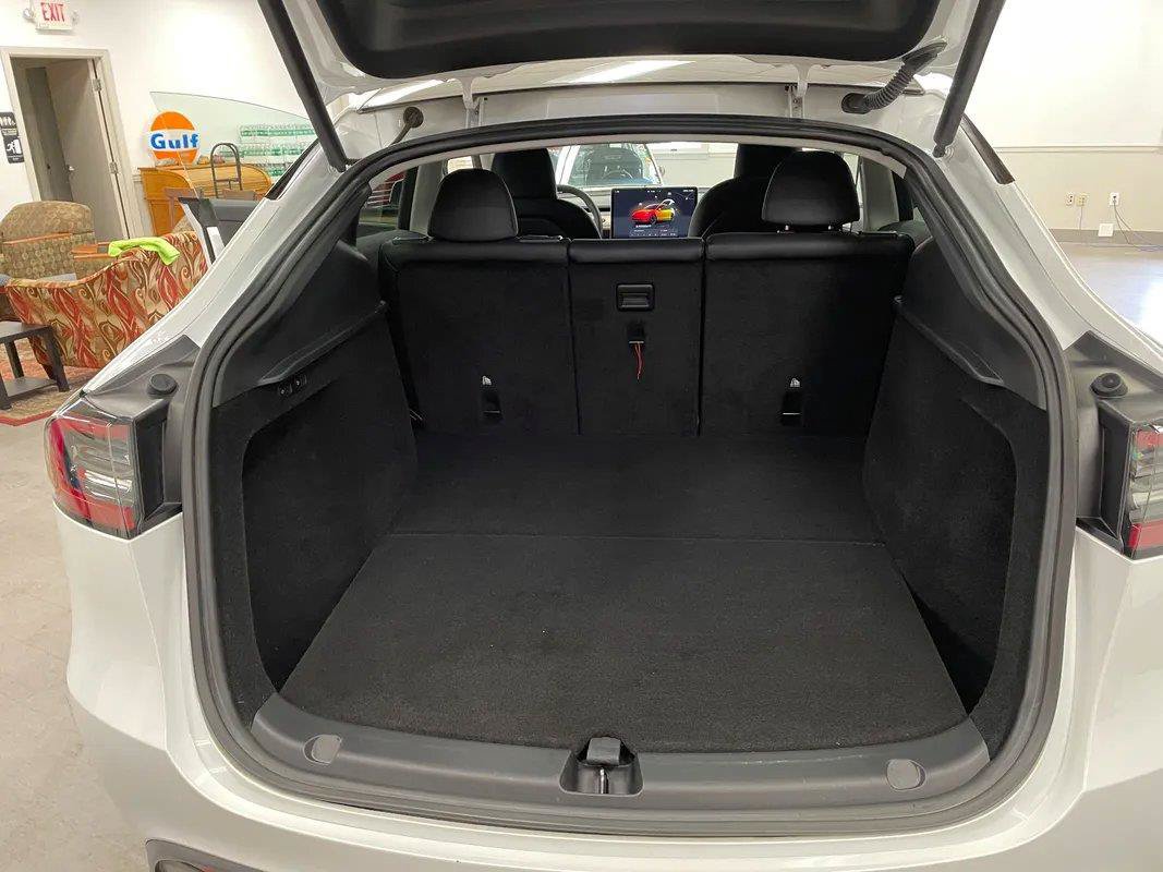 Used 2023 Tesla Model Y AWD image 31