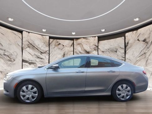 Used 2015 Chrysler 200 LX image 4
