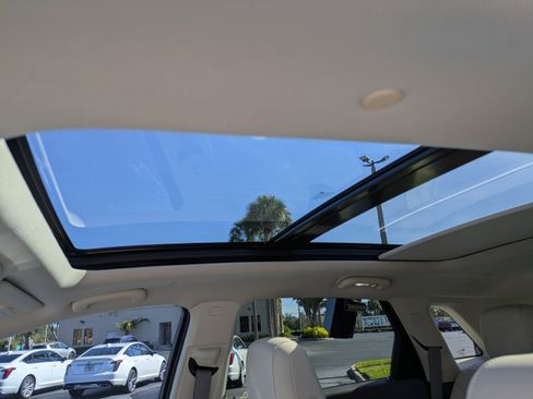 Certified 2022 Cadillac XT5 Premium Luxury image 19