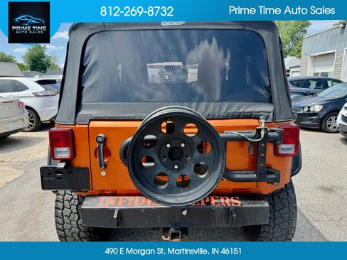 Used 2011 Jeep Wrangler Rubicon w/ PWR Convenience Group AWD/4WD image 4