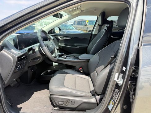 Used 2024 Kia EV6 Light RWD image 5