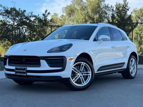 Used 2026 Porsche Macan image 1