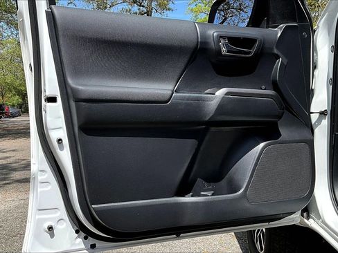 Used 2023 Toyota Tacoma TRD Sport image 17