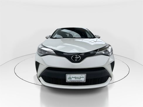 Used 2021 Toyota C-HR LE image 3