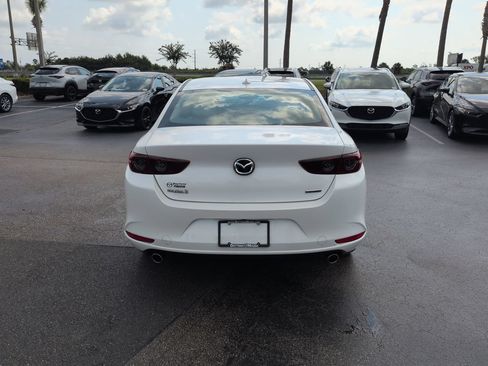 Used 2020 MAZDA MAZDA3 Sedan w/ Preferred Package FWD image 5
