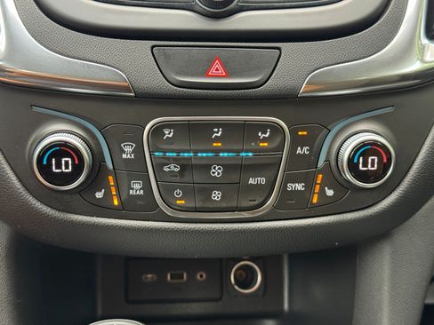 Used 2019 Chevrolet Equinox LT FWD image 25