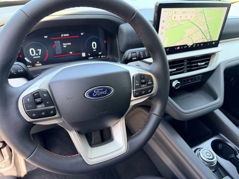 New 2026 Ford Explorer Active w/ Active Comfort Package RWD image 19