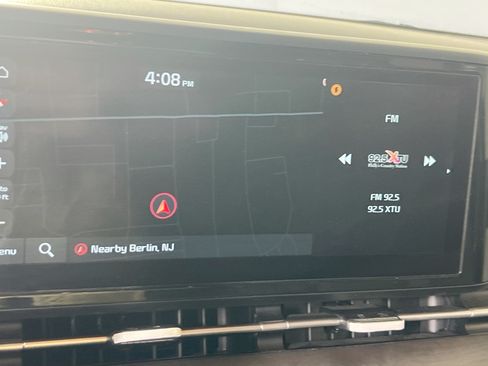 Used 2024 Kia Carnival EX FWD image 13