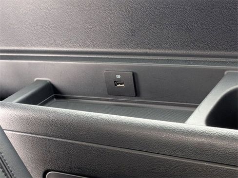 Used 2024 Ford Expedition XLT image 28