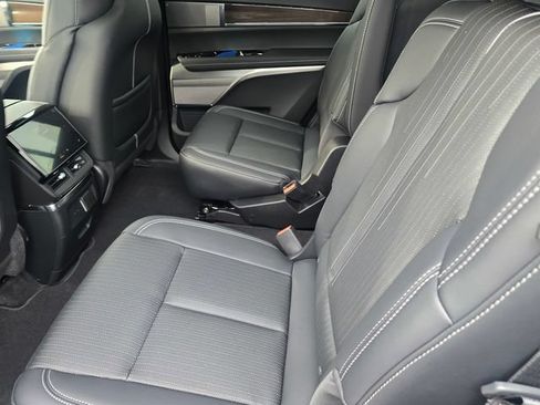 New 2027 Cadillac Vistiq Luxury AWD/4WD image 13