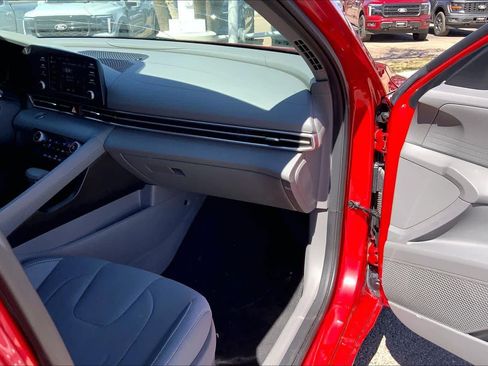 Used 2023 Hyundai Elantra SEL w/ Preferred Accessory Package FWD image 19