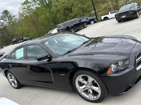 Used 2012 Dodge Charger R/T RWD image 2