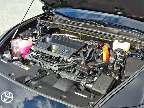 Certified 2025 Toyota Crown Limited w/ Advanced Technology Package image 28