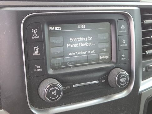 Used 2019 RAM 1500 Classic SLT AWD/4WD image 3