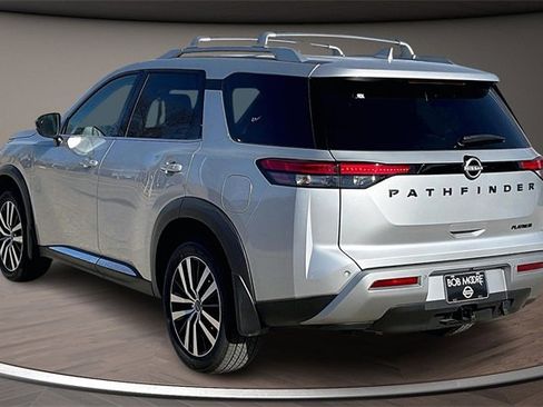 New 2025 Nissan Pathfinder Platinum w/ Black Appearance Package image 3