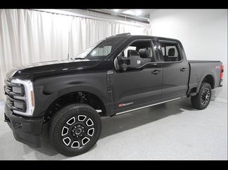 Used 2025 Ford F250 Platinum AWD/4WD video 3