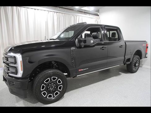 Used 2025 Ford F250 Platinum AWD/4WD image 3