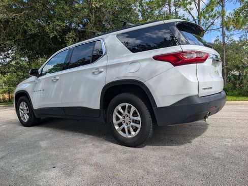 Used 2019 Chevrolet Traverse LT FWD image 5