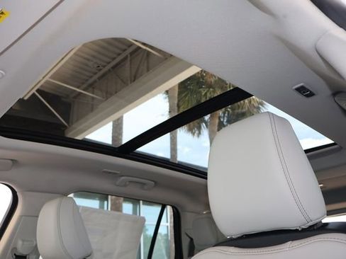 New 2025 Lincoln Aviator 2WD w/ Equipment Group 101A image 31