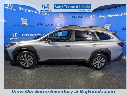 Used 2025 Subaru Outback Premium AWD/4WD image 9