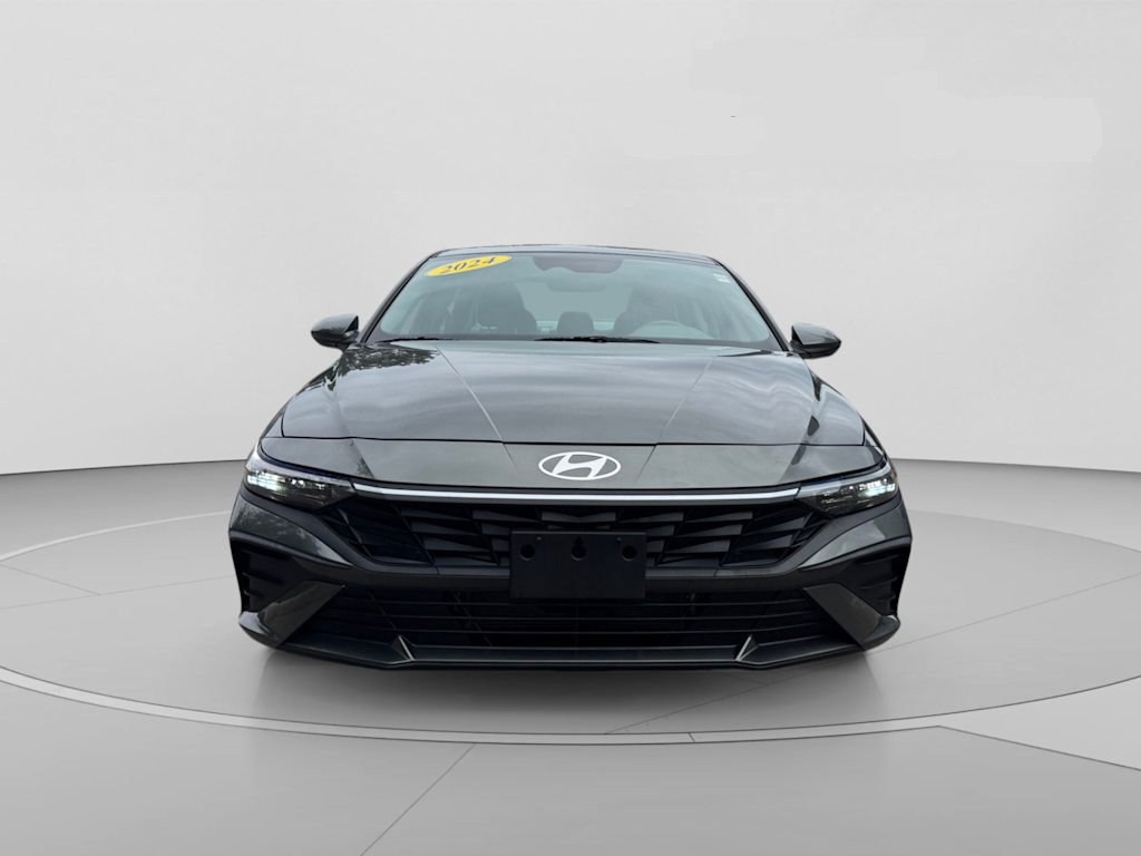 Used 2024 Hyundai Elantra Blue FWD image 2