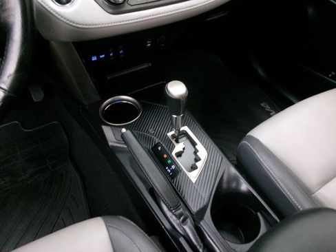 Used 2013 Toyota RAV4 Limited AWD/4WD image 32