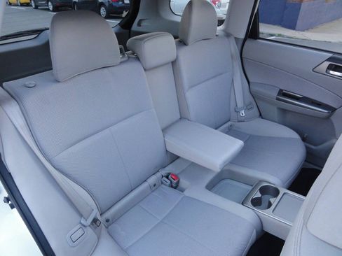 Used 2013 Subaru Forester 2.5X Premium w/ All-Weather Plus Pkg AWD/4WD image 33