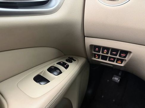 Used 2016 Nissan Pathfinder Platinum w/ Family Entertainment Package FWD image 15