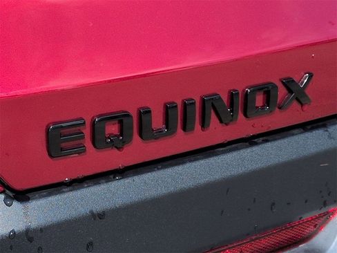 New 2026 Chevrolet Equinox LT w/ Midnight Edition FWD image 6