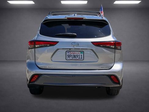 Used 2023 Toyota Highlander Limited FWD image 5