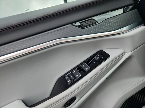 New 2025 Jeep Wagoneer S Limited w/ Comfort Package image 16