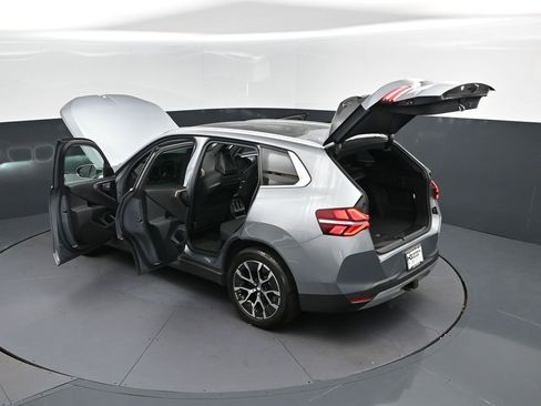 Certified 2025 BMW X3 xDrive30i w/ Premium Package AWD/4WD image 2