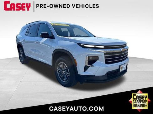 Used 2026 Chevrolet Traverse LT w/ Driver Confidence Package FWD image 1