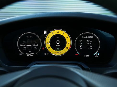 Certified 2025 Porsche 911 Carrera GTS RWD image 24