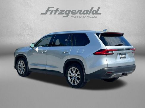 Used 2024 Toyota Grand Highlander AWD image 9