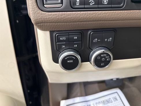 Used 2022 GMC Yukon Denali image 38