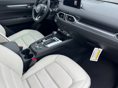 New 2025 MAZDA CX-5 AWD 2.5 S w/ Preferred Package image 13