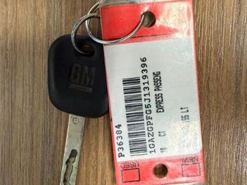 Used 2018 Chevrolet Express 3500 LT w/ LT Preferred Equipment Group image 40