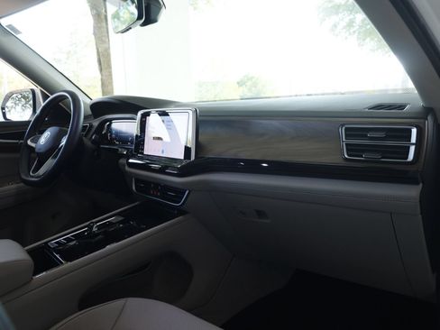Certified 2026 Volkswagen Atlas SE FWD image 20