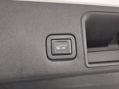 Used 2020 GMC Terrain SLT w/ Preferred Package FWD image 9