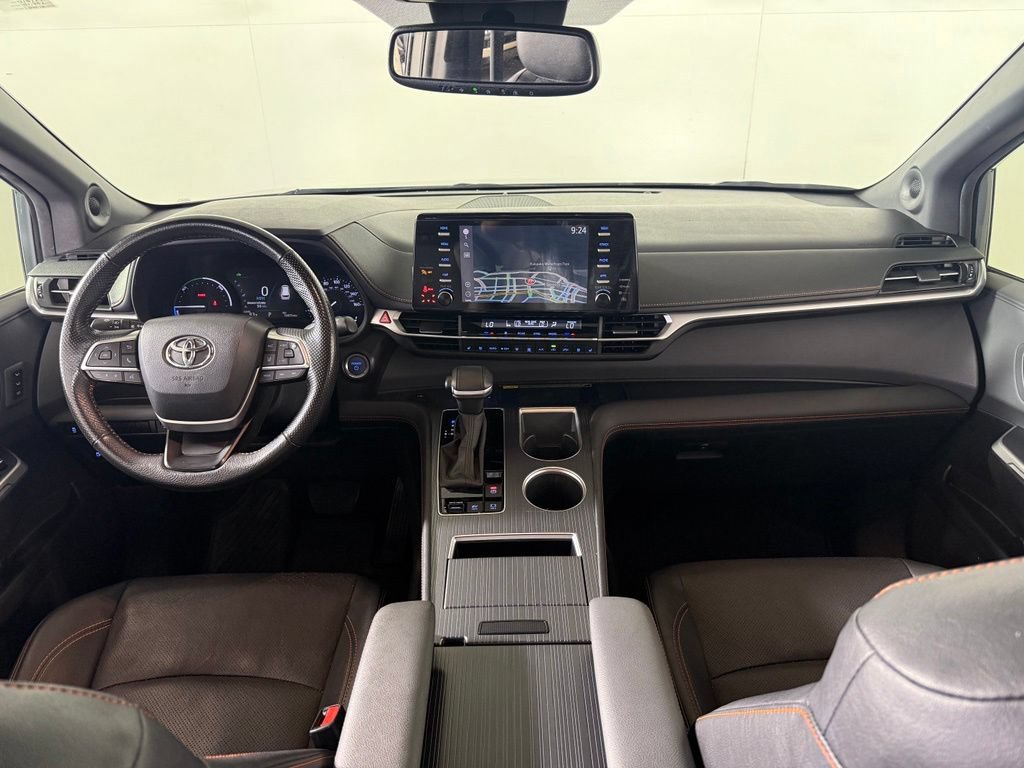 Used 2024 Toyota Sienna XSE FWD image 21