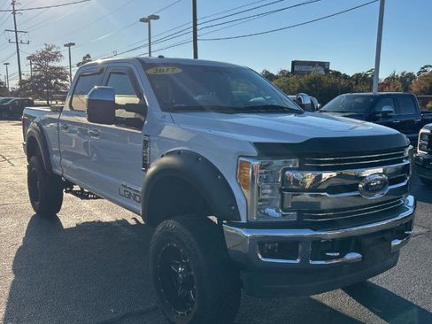 Used 2017 Ford F250 Lariat w/ Chrome Package image 6