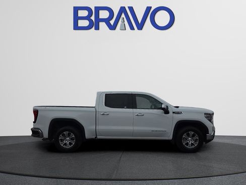 Used 2025 GMC Sierra 1500 SLT AWD/4WD image 3