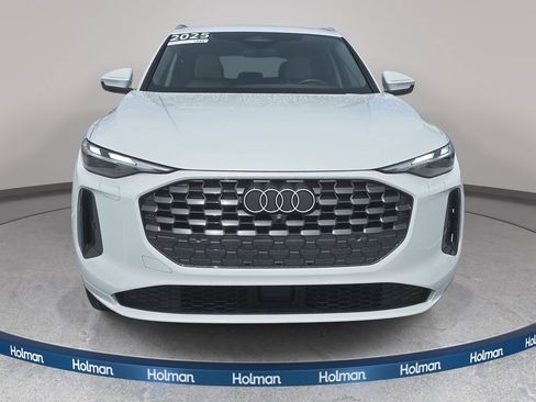 Certified 2025 Audi Q5 Premium w/ Convenience Package AWD/4WD image 2