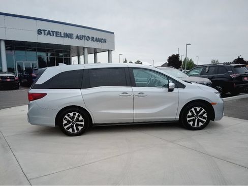 Used 2025 Honda Odyssey EX-L image 2