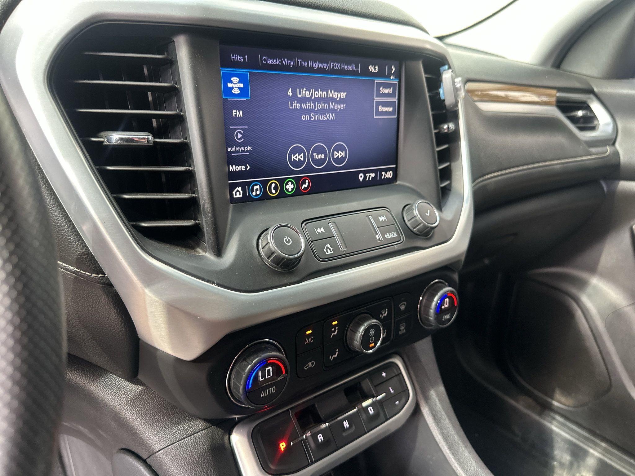 Used 2021 GMC Acadia SLE FWD image 19